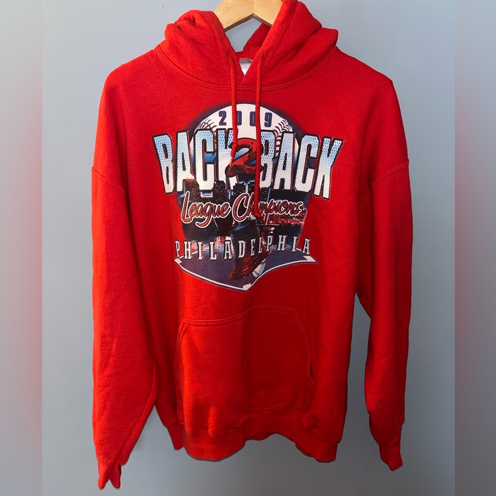 Gildan Philadelphia Phillies 2009 Back 2 Back League Champions Red Hoodie Mens L